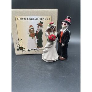 CRACKER BARREL Stoneware Salt & Pepper Set Bride & Groom Dia de los‎ Muertos EUC
